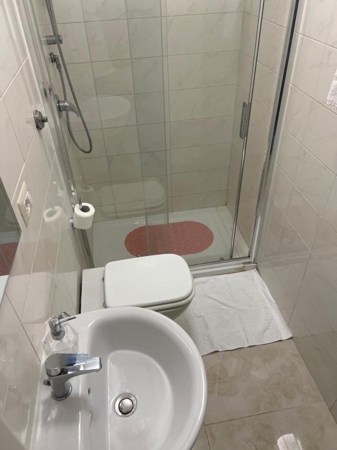 Relax On 2 - Guesthouse Рим Екстер'єр фото