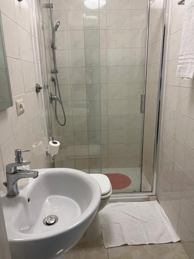 Relax On 2 - Guesthouse Рим Екстер'єр фото