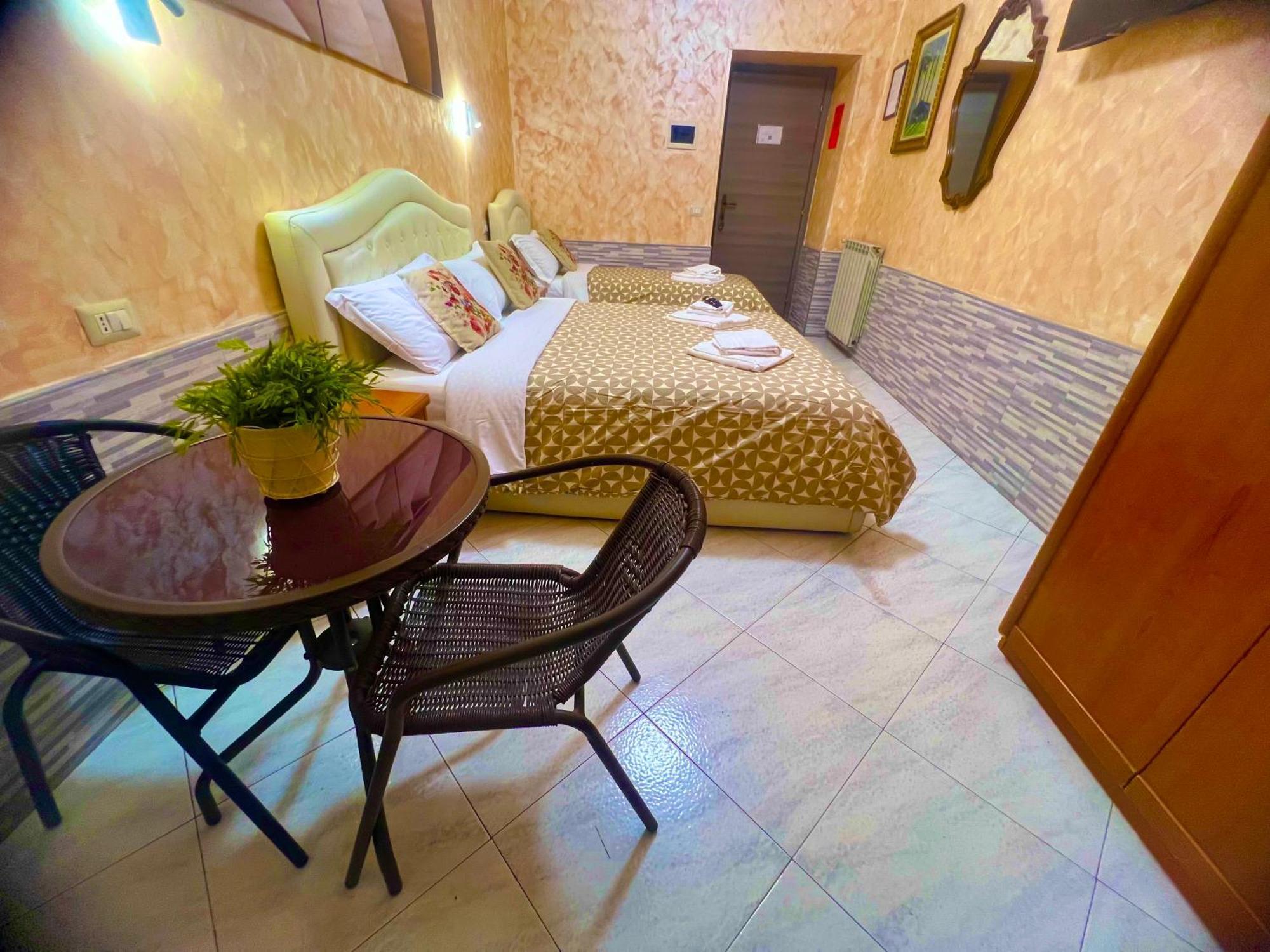 Relax On 2 - Guesthouse Рим Екстер'єр фото